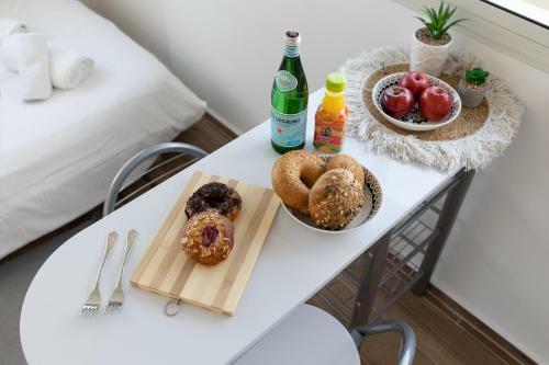 Bright And Modern Studio Apartment