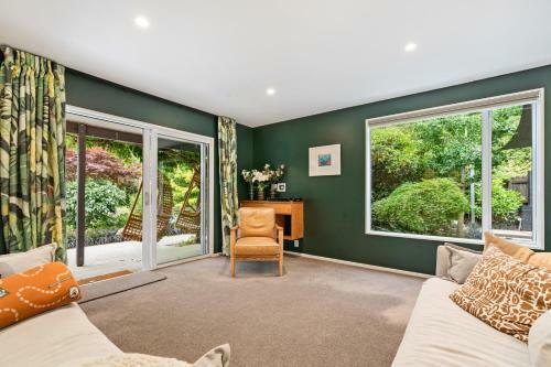 Eely Point Oasis - Wanaka Holiday Home