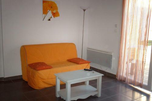 Apartment With Garden And Pool In Aubignan