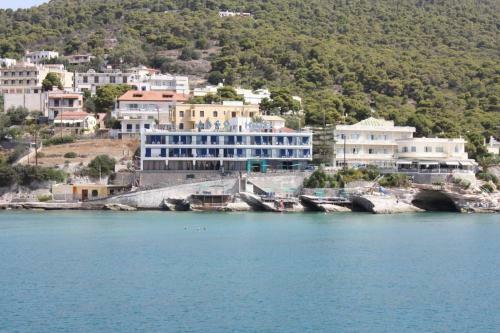 Posada Aegina Beachfront Suites - Argo Seaside Stays