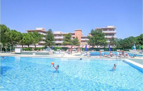 Awesome Apartment In Bibione With 2 Bedrooms