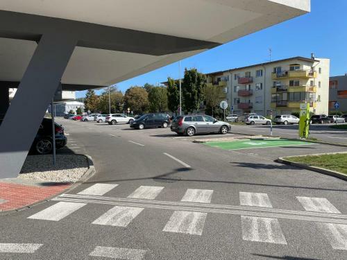 Greenbay Apartment With Free Parking