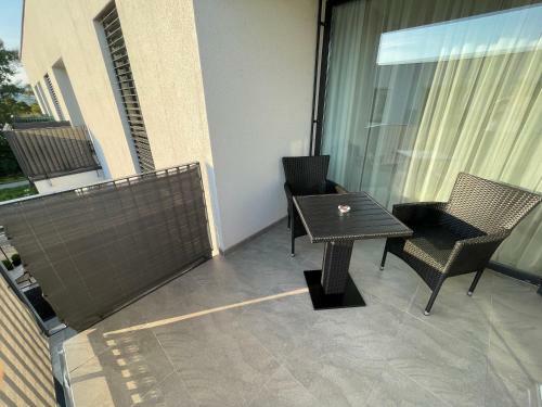 Greenbay Apartment With Free Parking
