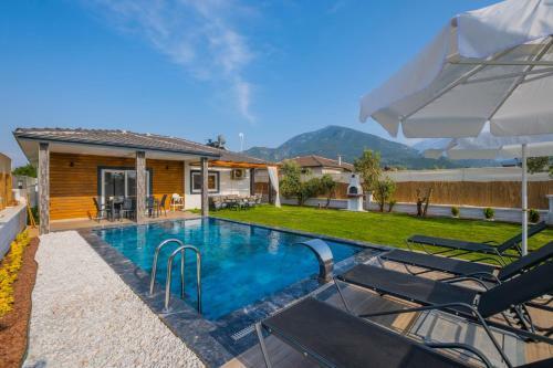 Conservative Villa With Jacuzzi At Fethiye By Solo Villa