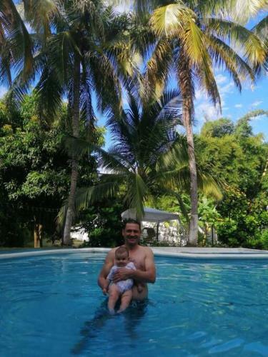 Agradable Caba�a Campestre Con Piscina