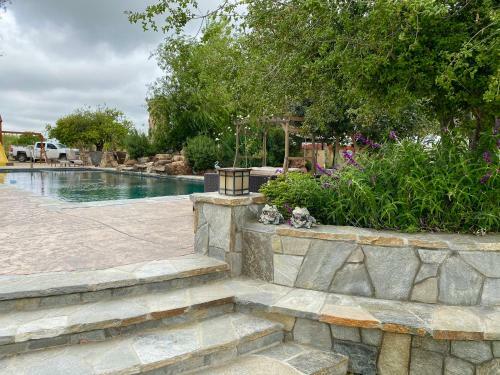 Staycation Secluded 3 Acre With Pool - Angel Ranch