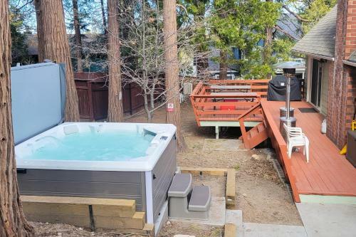 Grizzly Mountain Getaway