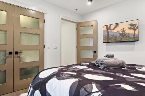 Luxury Lakefront Retreat