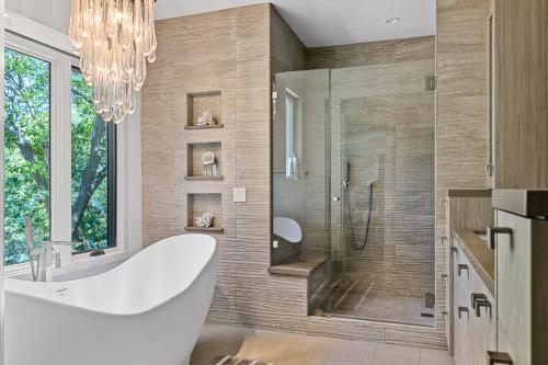Luxury Lakefront Retreat