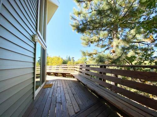Vibey Mid-century A-frame W/ Patio & Zen Garden