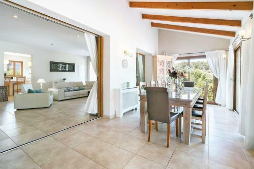 Villa Oodles Retreat