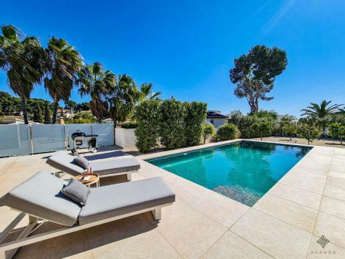 Villa Moderna De Lujo De Nueva Construcci�n A 1km De Playa Fustera