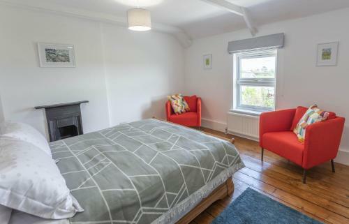Charming 3 Bedroom Cottage - Praa Sands