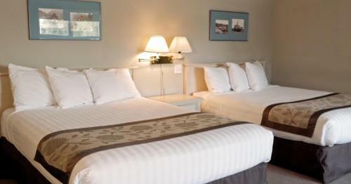 Hotel Quarterdeck Inn Marina And Resort - Standard Cb