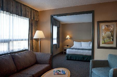 Ramada Hotel Downtown Prince George - Junior Suite