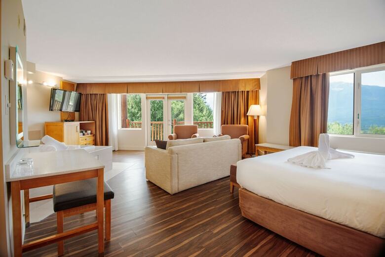 Hillcrest Hotel A Coast Resort
