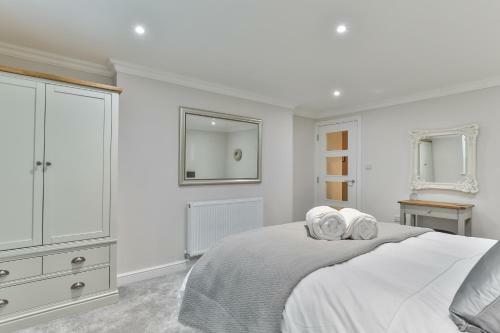 Charming & Cosy Apartment Close To Amenities