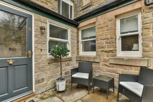 Charming & Cosy Apartment Close To Amenities