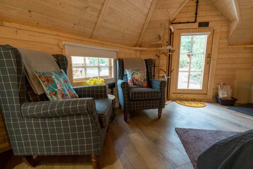 Cosy Cabin In The Woods For Two