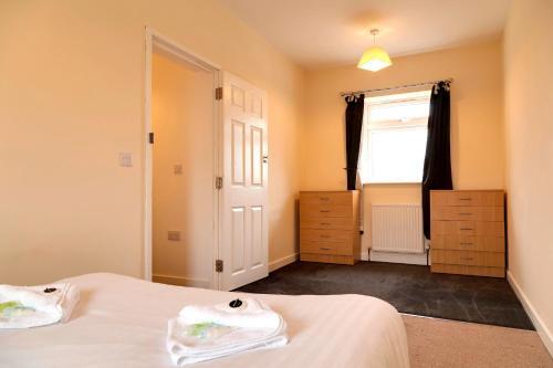 Pass The Keys Beautiful 4br With Private Garden