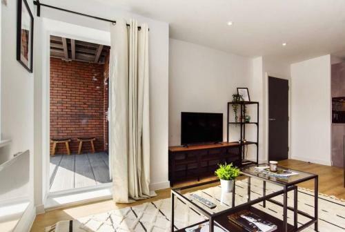 Modern Apartment In City Centre