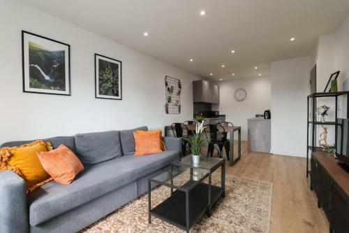 Modern Apartment In City Centre