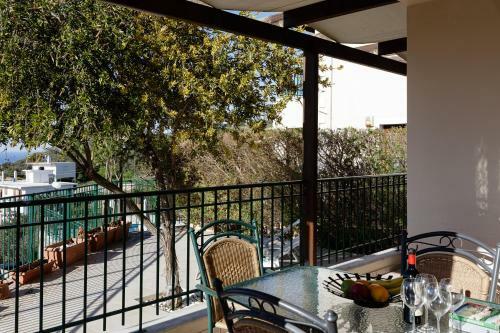 Villa Mahin With Pool And Sea View