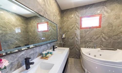 4+1 Bedrooms Villa At Kamala ( Private Pool )