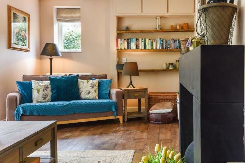Les Charmettes , Haslemere