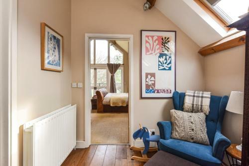Les Charmettes , Haslemere