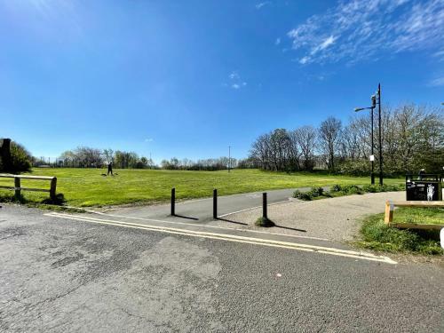 Huge Serviced Apartment With Free Parking