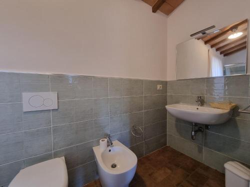 Splendid Holiday In Montalcino With Shared Pool