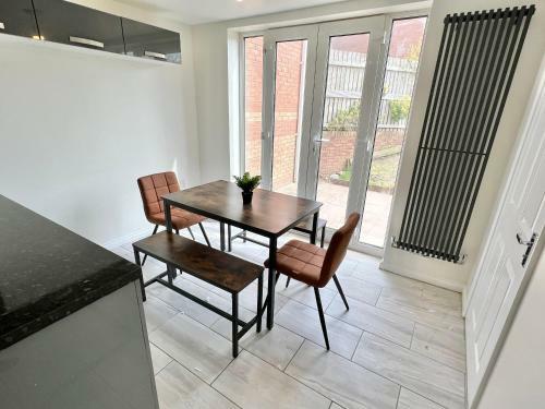 Spacious 3-bedroom House With 5 Beds And Sofa-bed