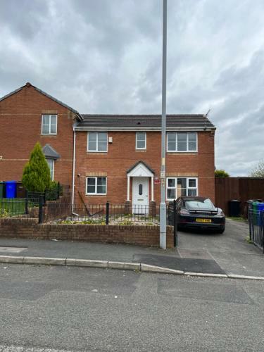 Spacious 3-bedroom House With 5 Beds And Sofa-bed