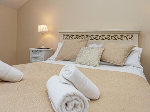 Pass The Keys Spacious Historic Cottage Minutes From Coast