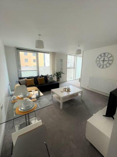 Apartamento Modern 1 Bed In Central Mk, Free Parking, Smart Tv