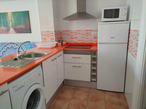 A H Rentals Apartramento Marysol I