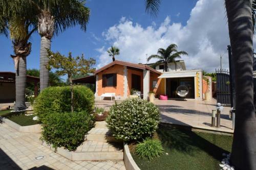 Villa Naive Con Piscina Privata, Pozzallo