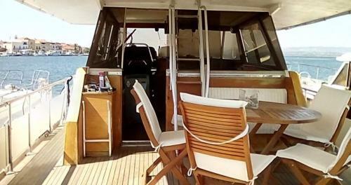 Akhir - Yacht Salerno