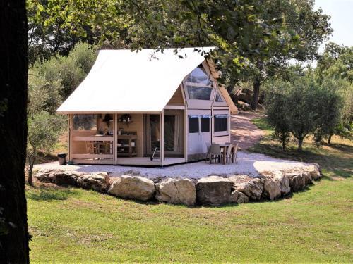 Romantic Lodge At Scansano With Shared Swimming Pool