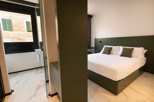 The City Hotel
