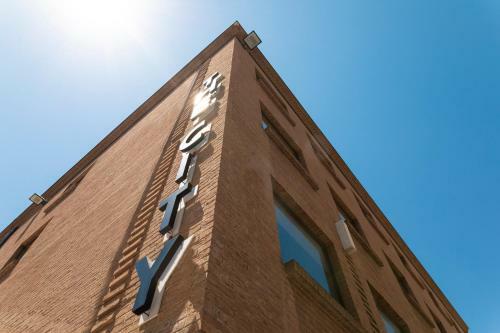The City Hotel
