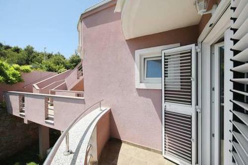 Stylish And Modern Sea View Apartment Giulia