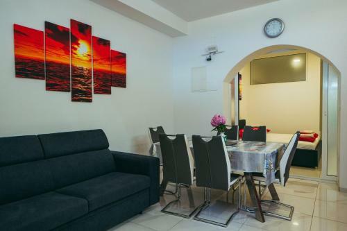 Apartments Lovre - Close To The Sea