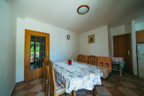 Apartments Lovre - Close To The Sea