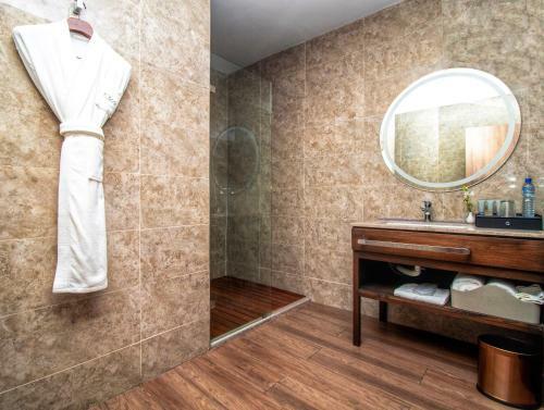 Hotel Ioka H�tel & Suites Lom�