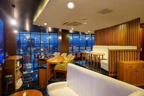 Star City Hotel & Apartments