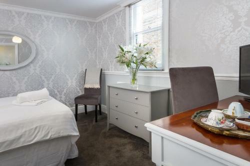 Lincoln House Private Hotel