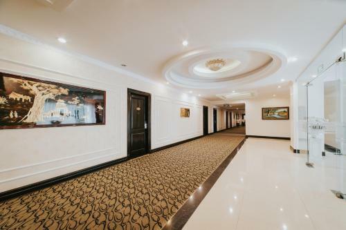 White Palace Thai Binh Hotel