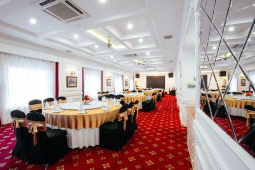 White Palace Thai Binh Hotel